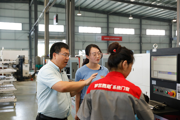 高端門窗品牌車間專訪